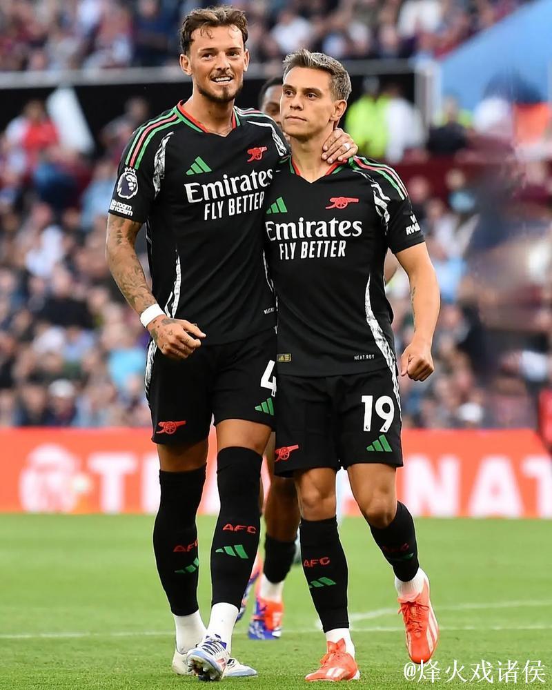 维拉主场高歌欧冠曲调讽刺阿森纳?球迷回应:我们只是在庆祝 维拉主场高歌欧冠曲调讽刺阿森纳?球迷回应:我们只是在庆祝